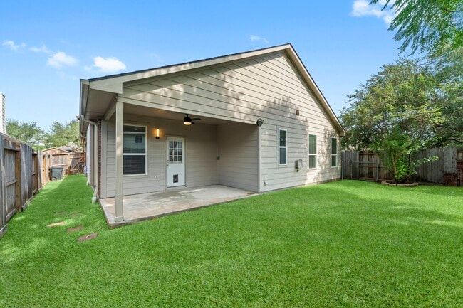 Building Photo - 21127 Gladys Yoakum Dr