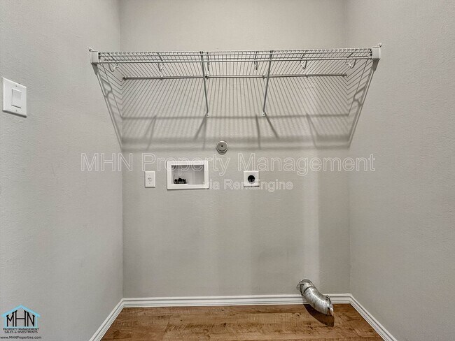 Building Photo - 1200 Legend Pass