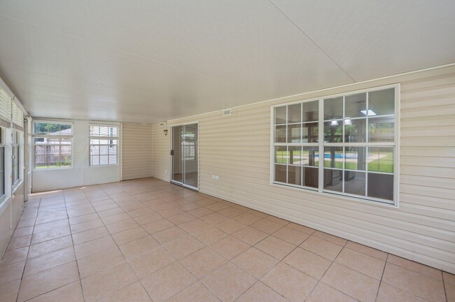 Building Photo - 3009 La Salle Ct