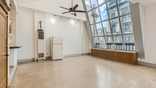 Primary Photo - 1439 W 18th St