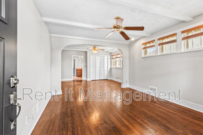 Building Photo - 2315 N. 61st.