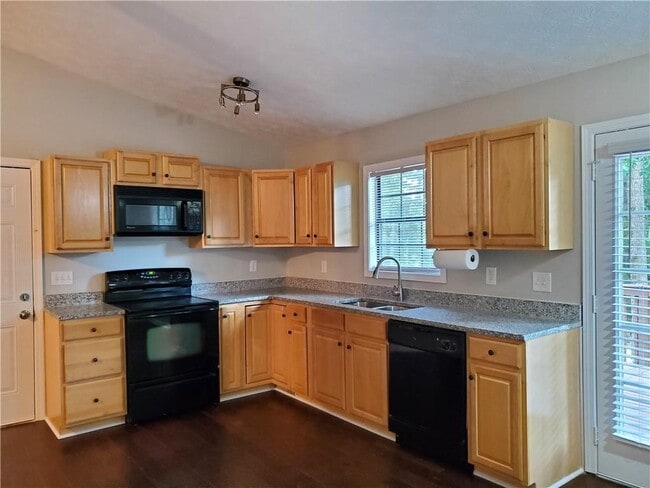 Building Photo - 394 Russell Ridge Dr