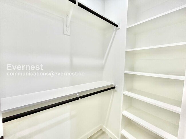 Building Photo - 426 Avenue L Ave