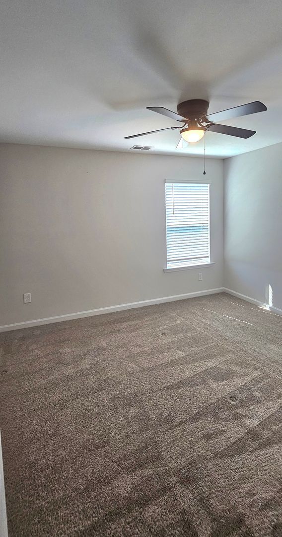Building Photo - Glenmoor 3BR/2BA – Minutes from Downtown C...