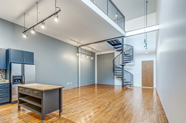 Building Photo - 1312 Live Oak St