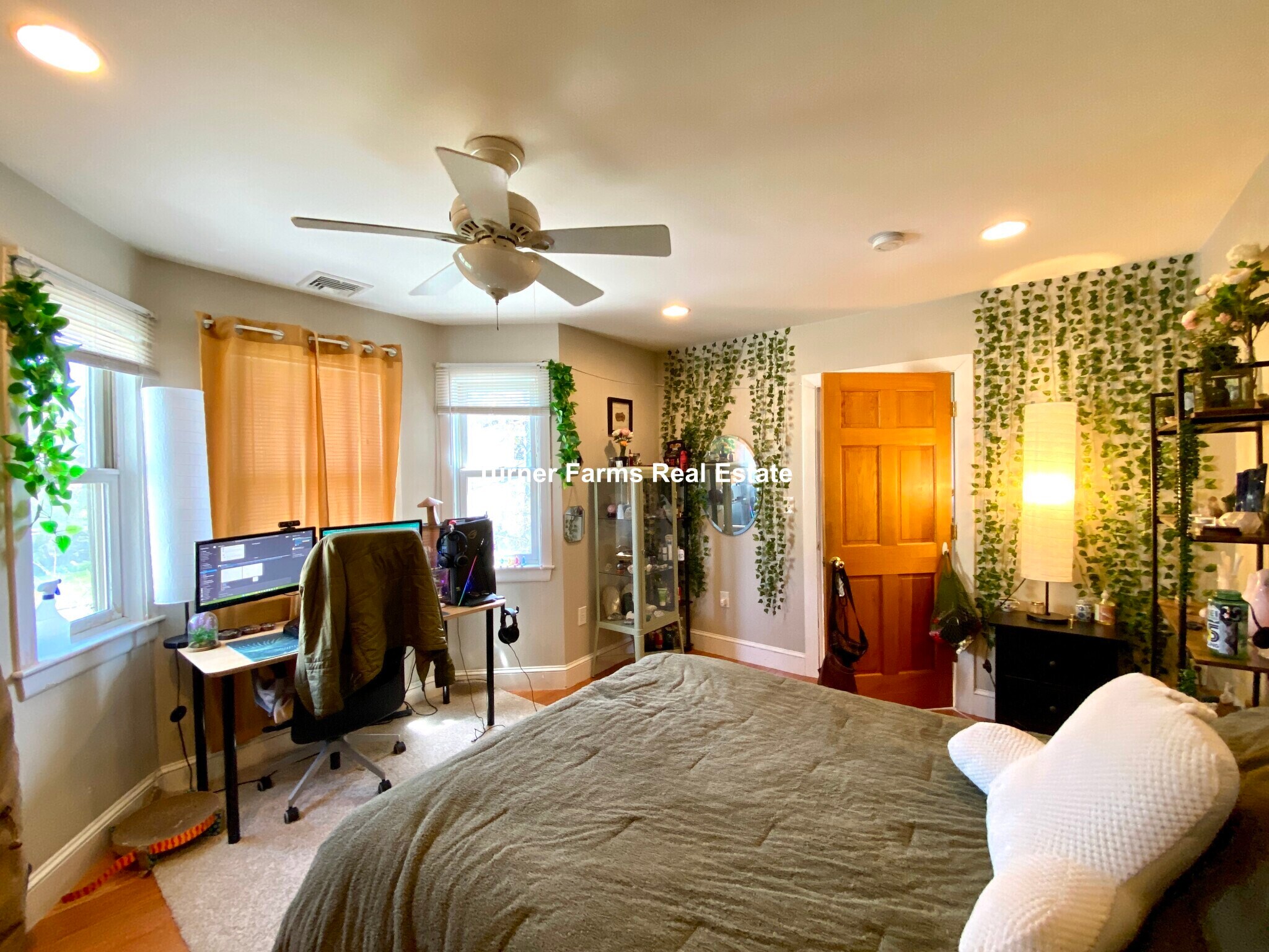 Building Photo - 21 Dorr St