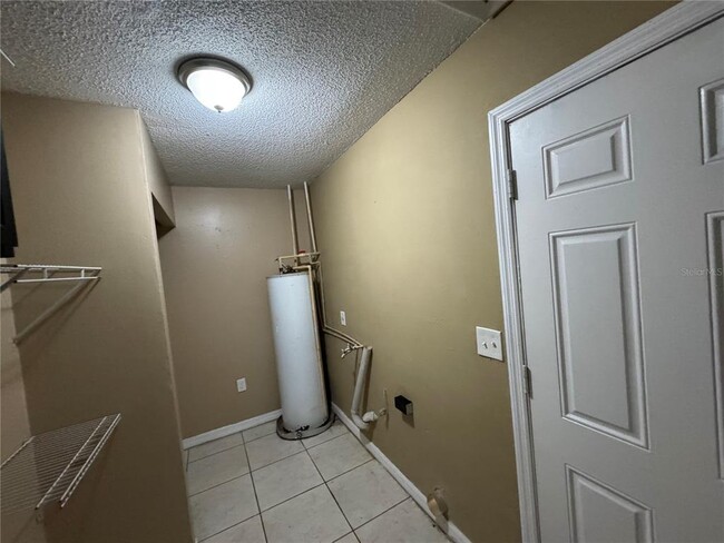 Building Photo - 10427 Flowers Ave