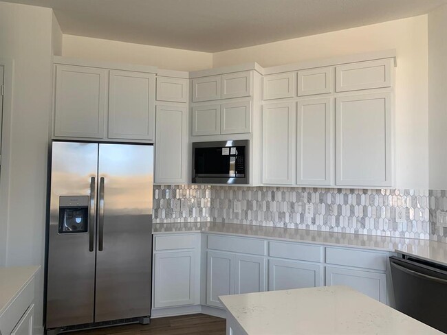 Building Photo - 32030 Meadowlake Mews Ln