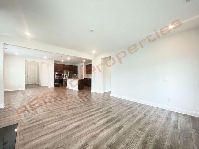 Building Photo - Lovely 2 Story 4 Bedroom, 3 Bath Single-Fa...