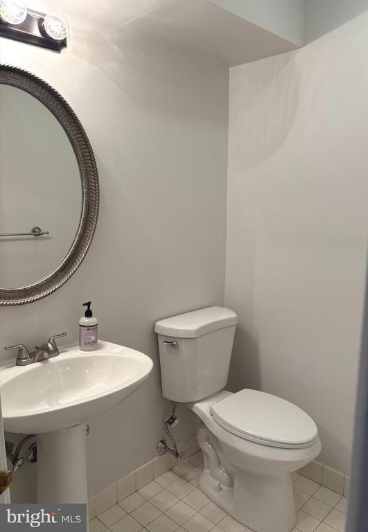 Building Photo - 1505 Potters Pl