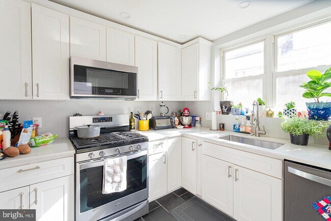 Building Photo - 613 Taney Terrace