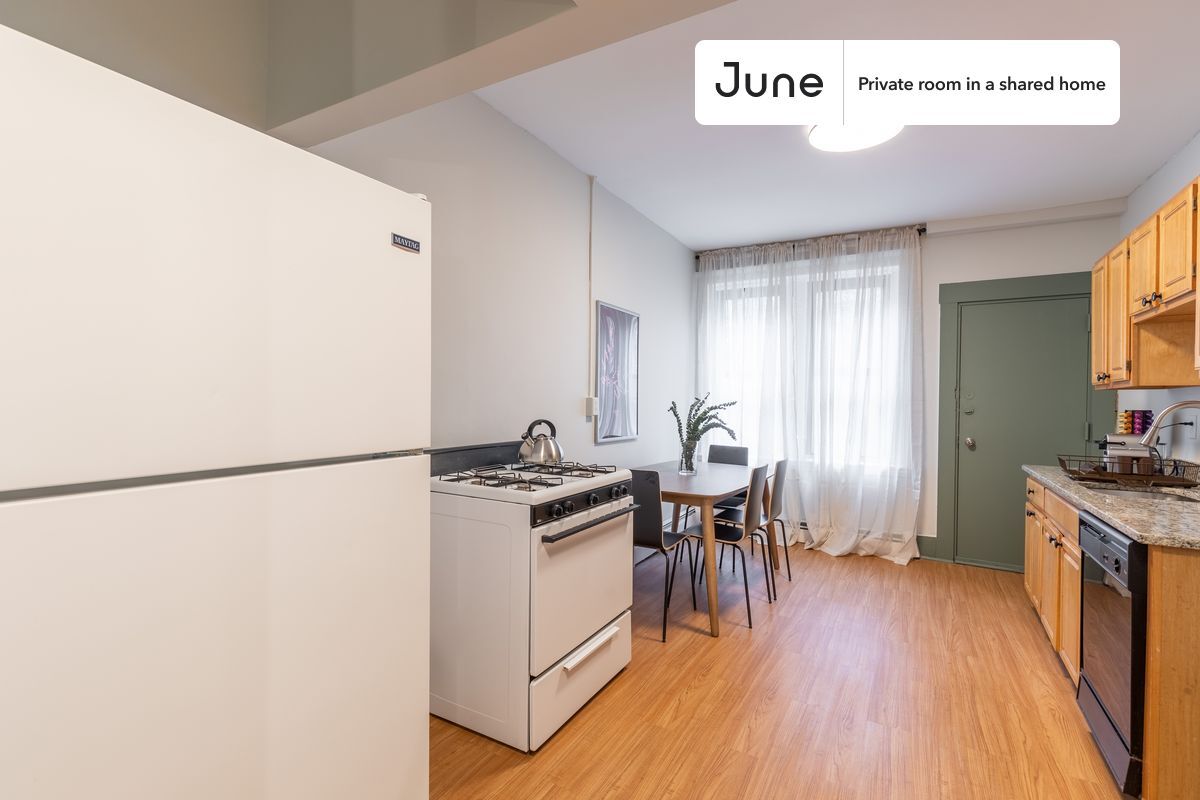 Building Photo - Room in Shared 4 bed/1 bath home