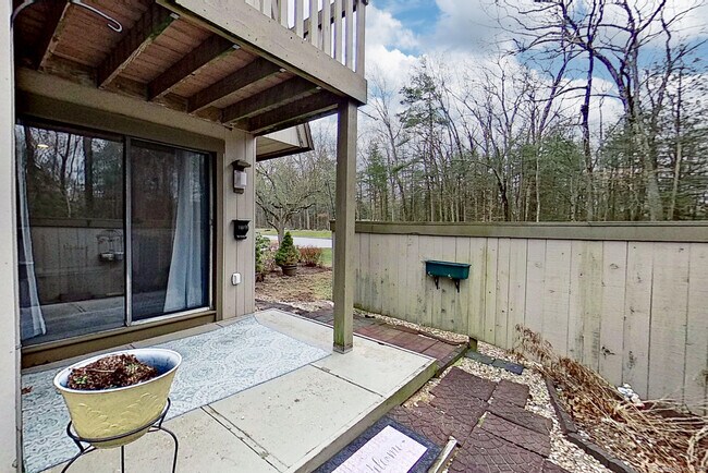 Building Photo - 50 Mallard Dr