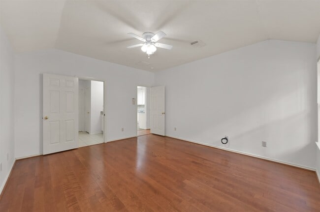 Building Photo - 166 Burgandy Vine Ct