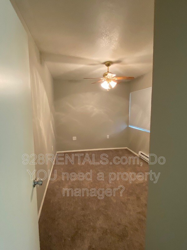 Building Photo - 801 W University Heights Dr S