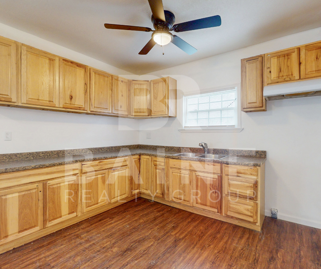 Building Photo - 2621 Sevier Ave