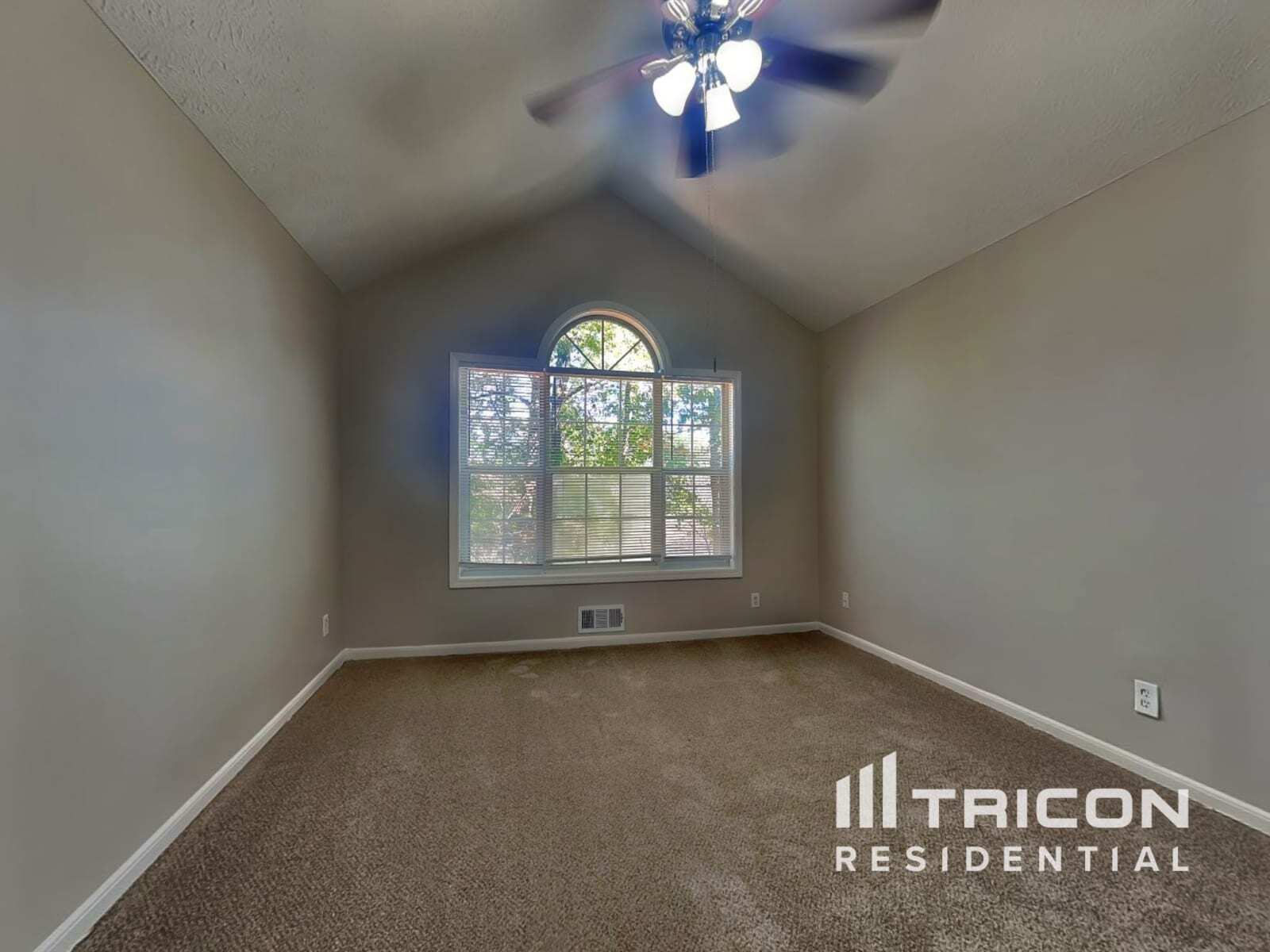 Building Photo - 235 Princeton Way