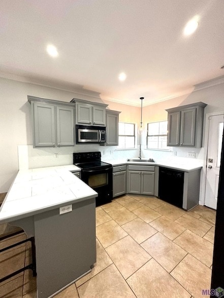 Building Photo - 40303 Crestridge Dr