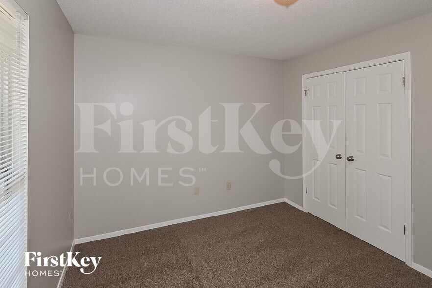 Building Photo - 3431 Golden Oaks Dr