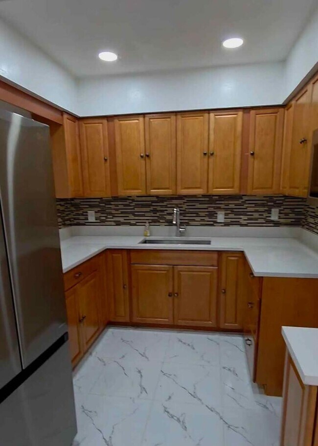 Building Photo - 4776 Carver St