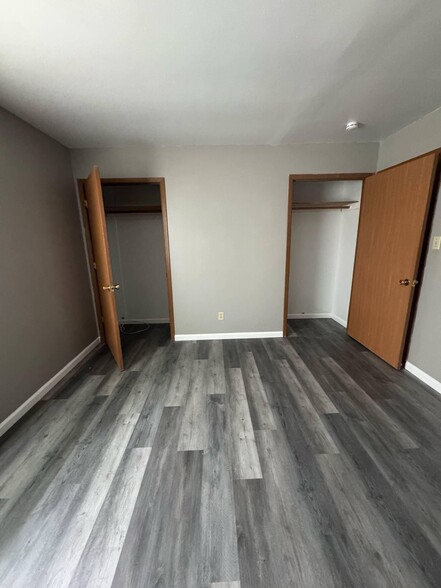 Building Photo - 128 Sandstone Ct