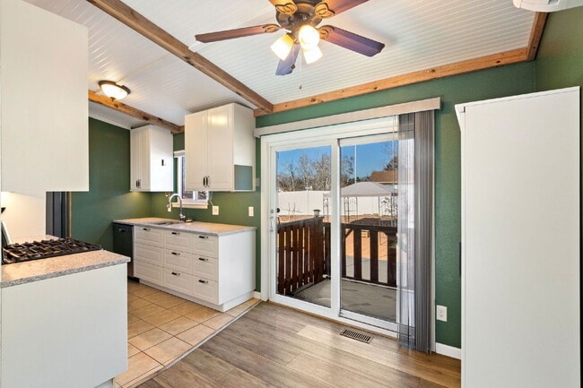 Building Photo - 2020 Independence Dr