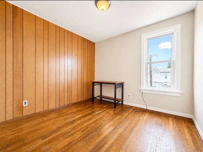 Building Photo - 16 Highland Ave