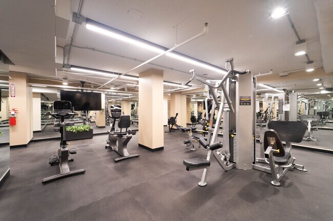 Building Photo - Contemporary 2BR/2BA Corner Condo at The Encore of McLean