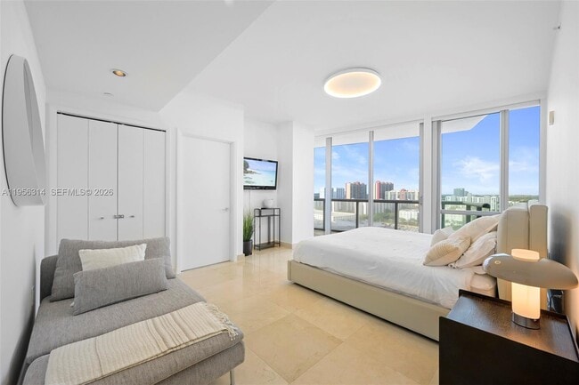 Building Photo - 17121 Collins Ave