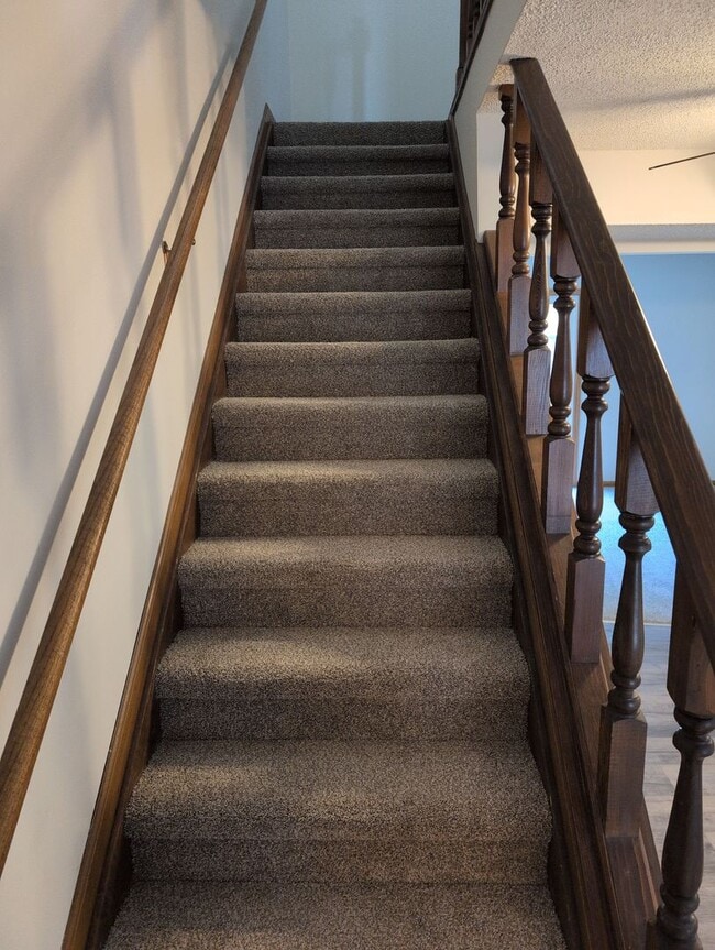 Building Photo - Fully Updated 3 Bedroom 3 Bath Townhouse with 2 Stall Attatched Garage