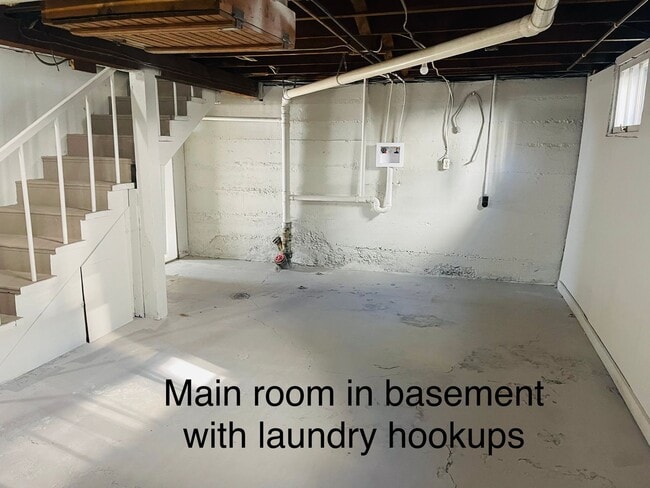 Building Photo - Pet Friendly 4 bedroom 1 bath