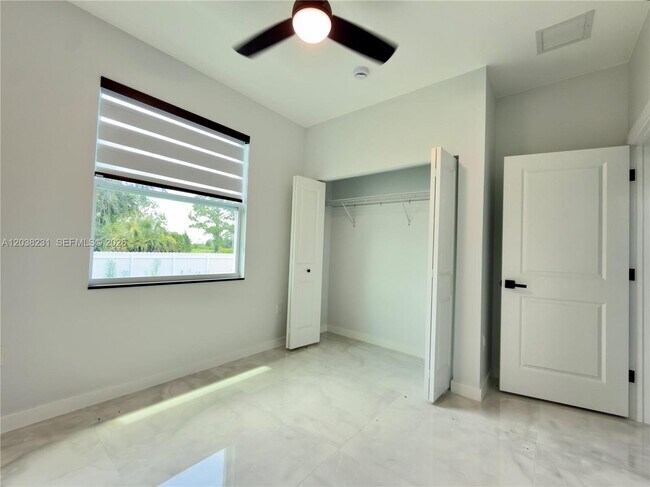 Building Photo - 1111 Gunby Ave S