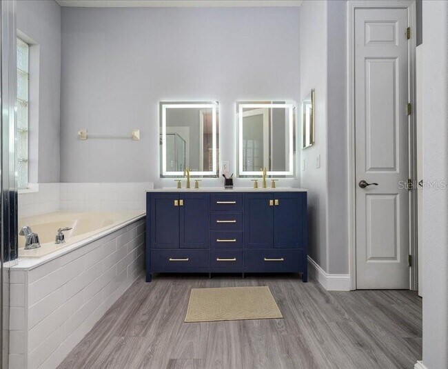 Building Photo - 10528 Bermuda Isle Dr