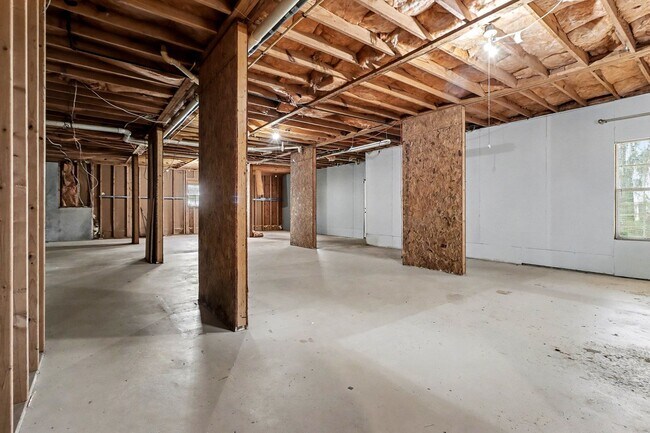 Building Photo - 3BR/2BA on Basement in Jonesboro