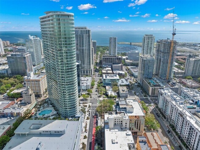 Building Photo - 400 Central Ave