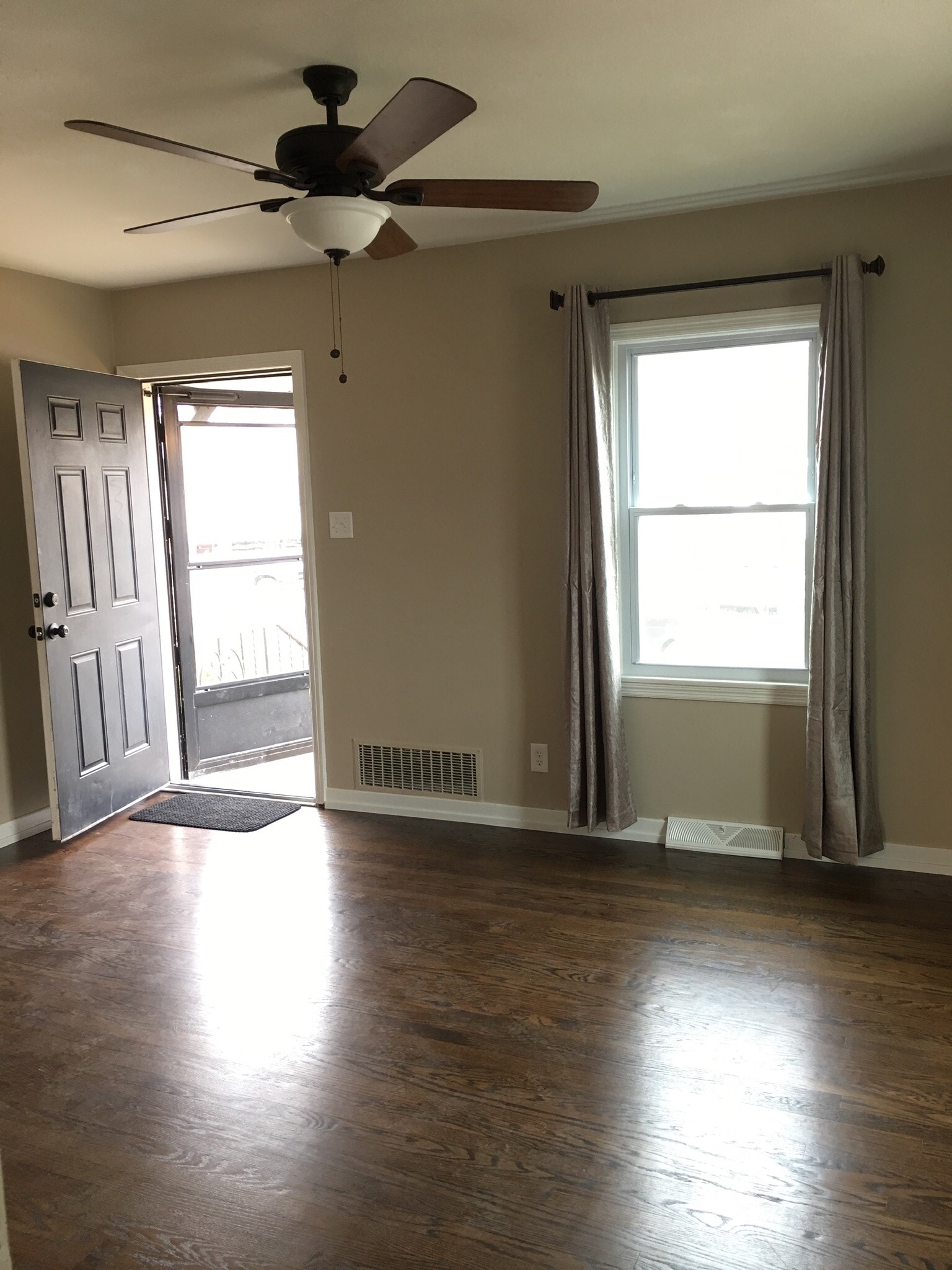 Living Room - 6717 Huron Ave