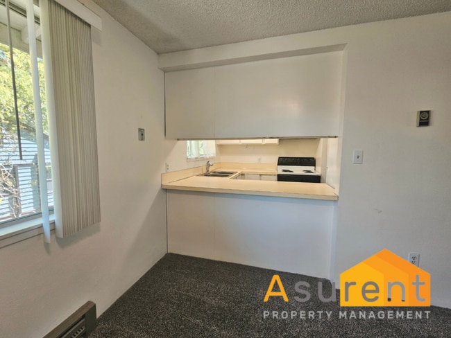 Building Photo - Bright & Spacious 2-Bedroom Apartment in A...