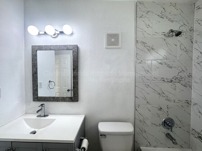 Building Photo - 1504 W 18th St