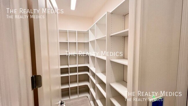 Building Photo - 1440 Nandina Cir