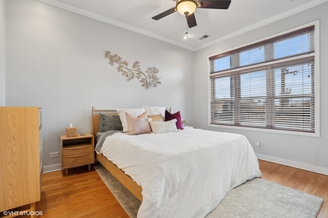 Building Photo - 426 N Noble St