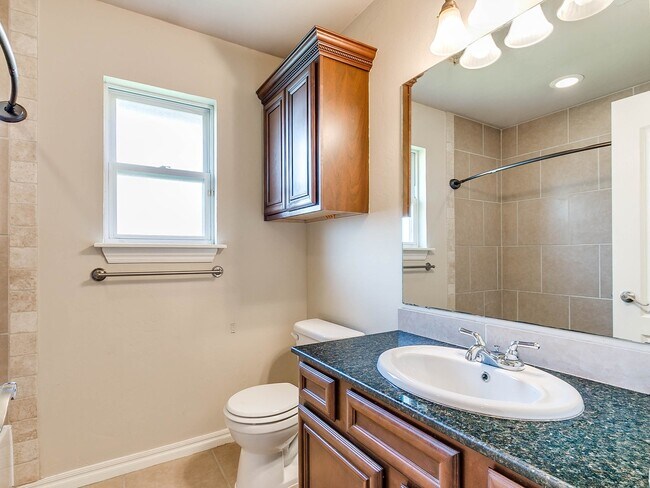 Building Photo - 2724 Busheywood Dr