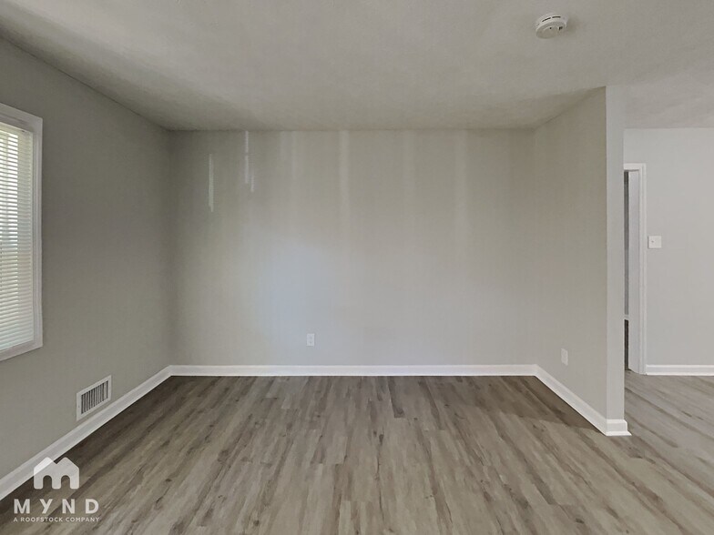 Building Photo - 2050 Sandgate Cir SW