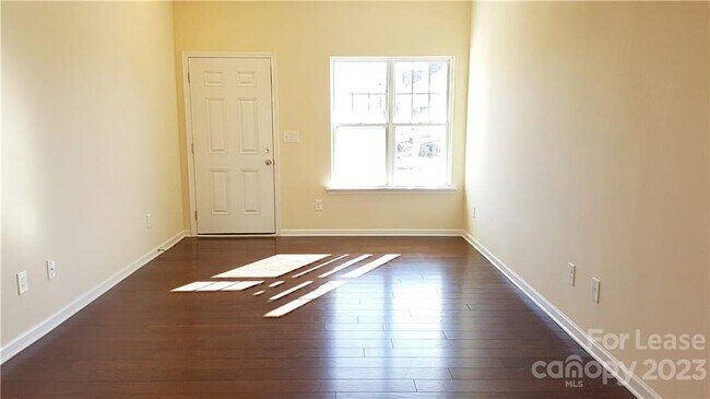 Building Photo - 10383 Bunclody Dr