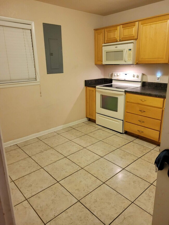 Primary Photo - 1505 Hudson St