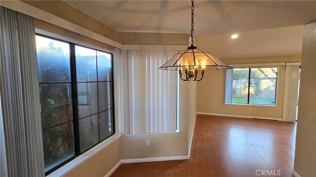 Building Photo - 1309 Cascade Ave