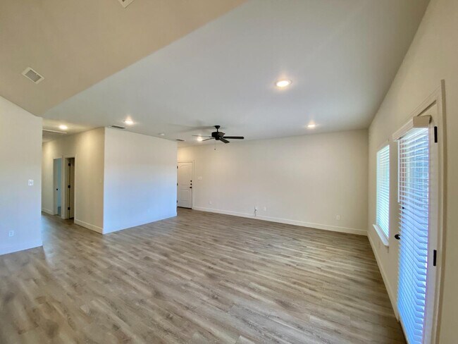 Building Photo - 1703 102nd St