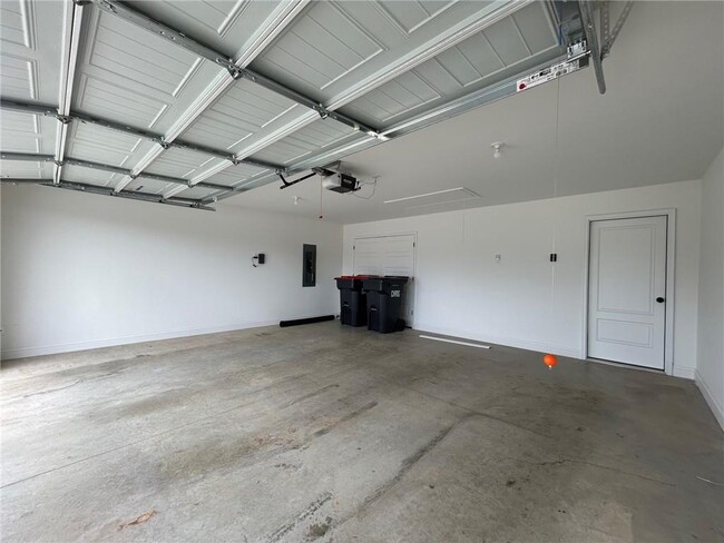 Building Photo - 5360 Little Fld Ave