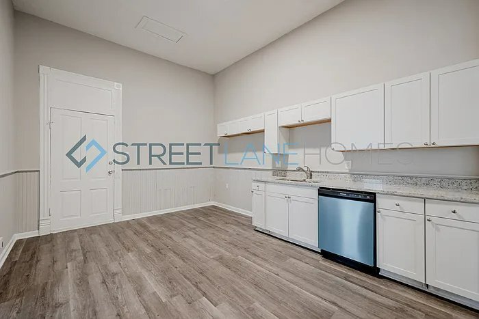 Building Photo - 1029 30th St