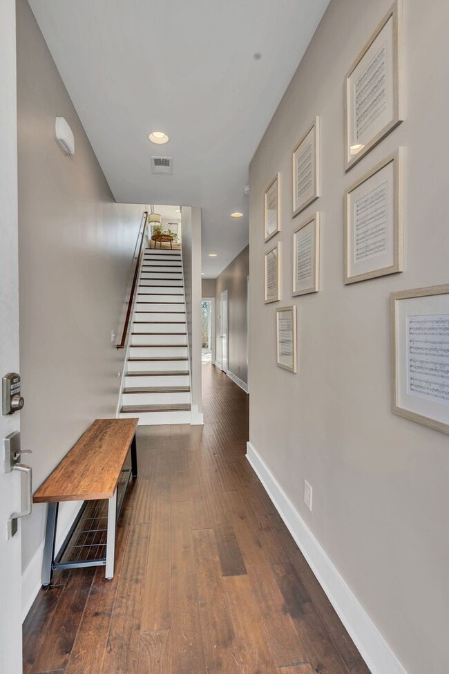 Building Photo - Nashville Skyline Retreat