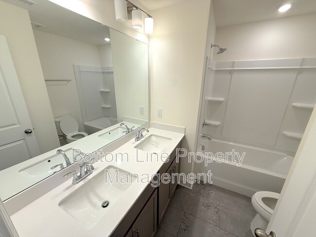 Building Photo - 1520 Cedar Tree Dr